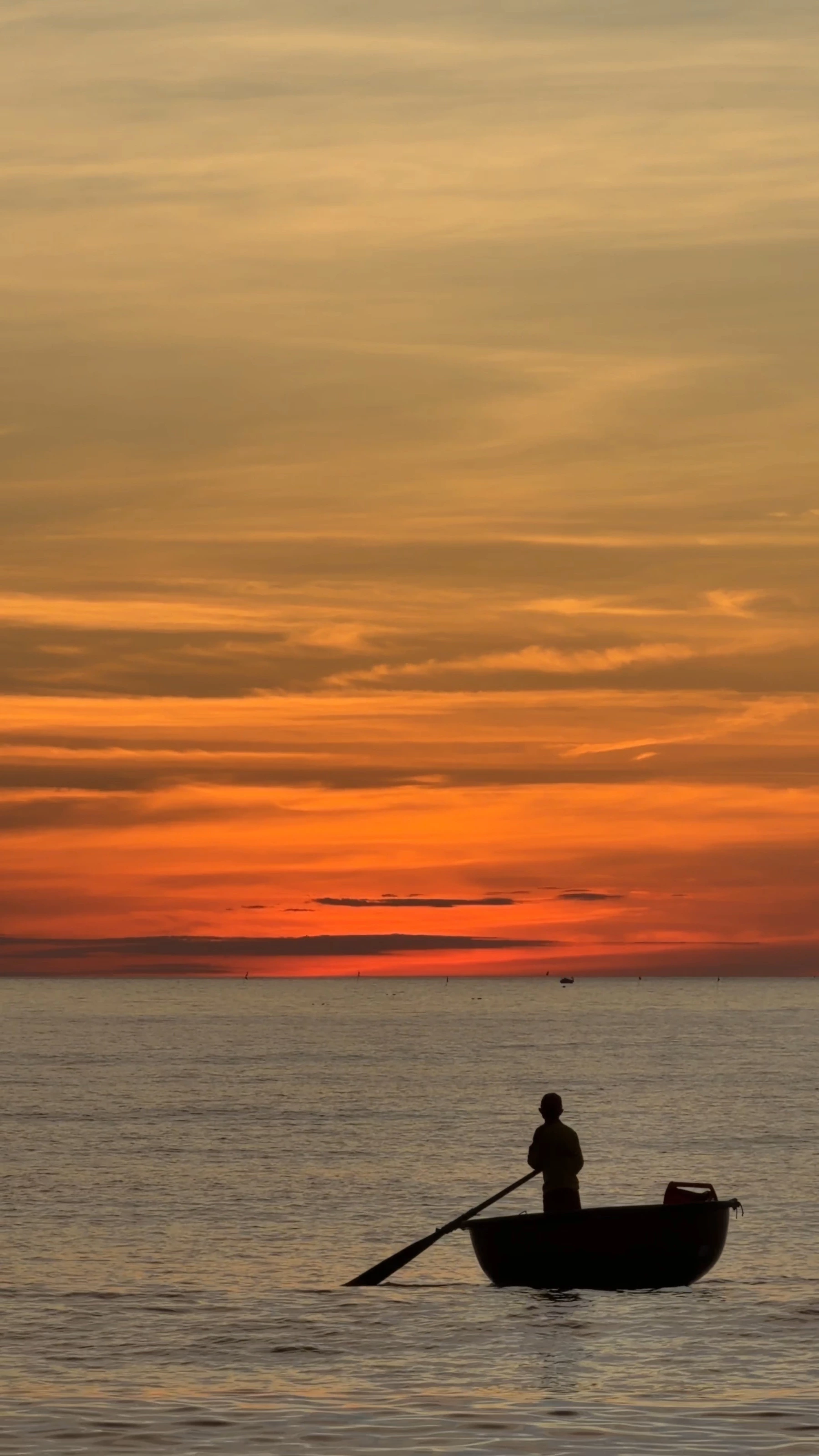 Admirer le lever du soleil sur la plage de Da Nang — Photo 2