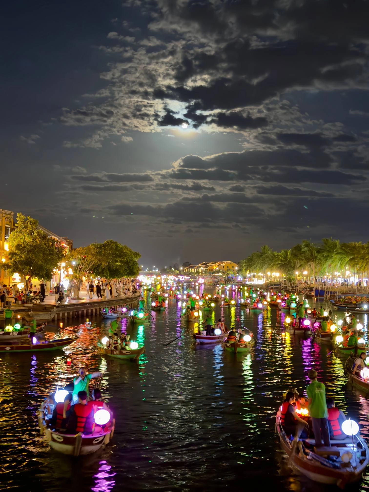 Lantern boat ride in Hoi An