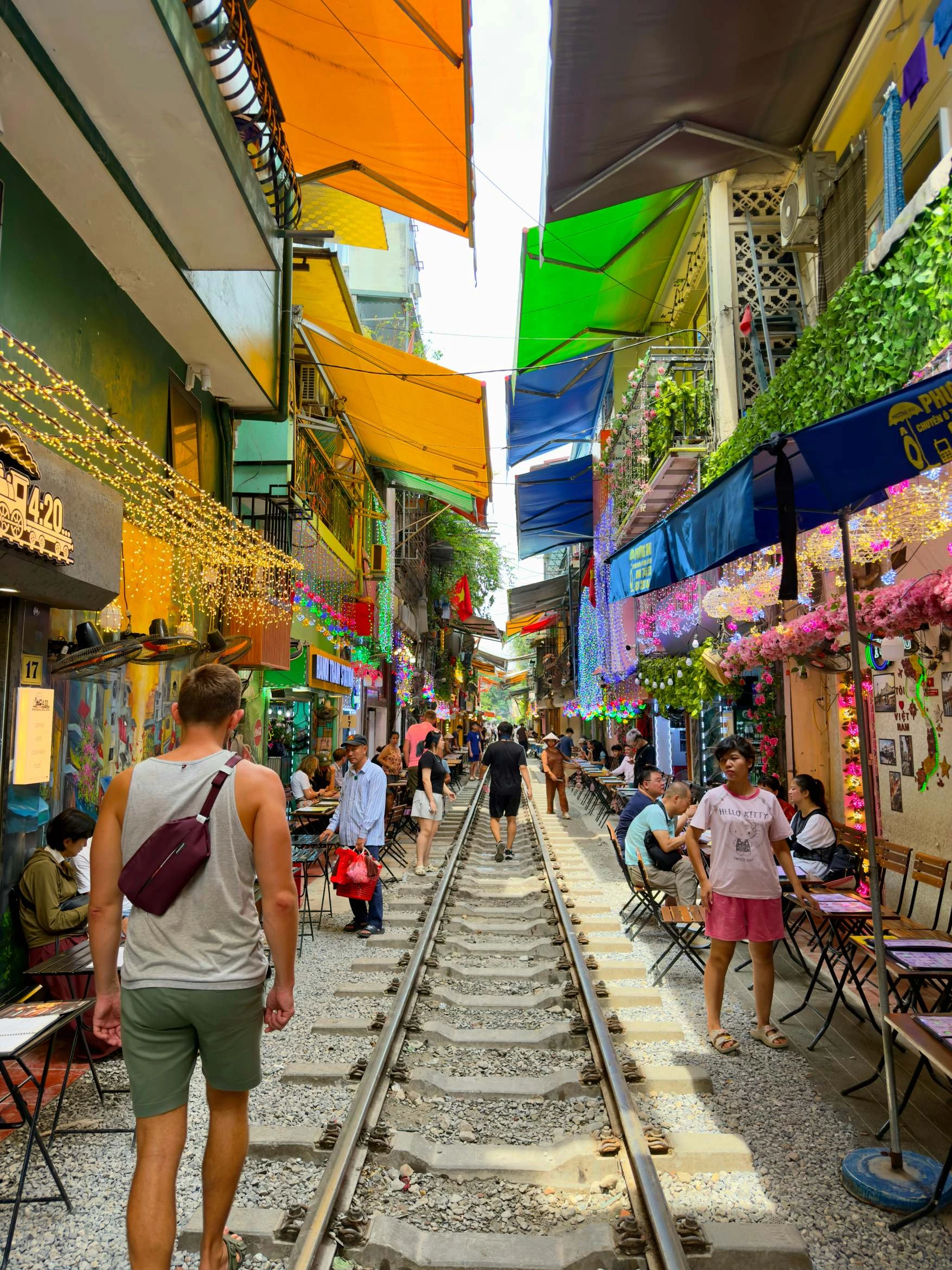 Hanoi Train Street — Photo 3