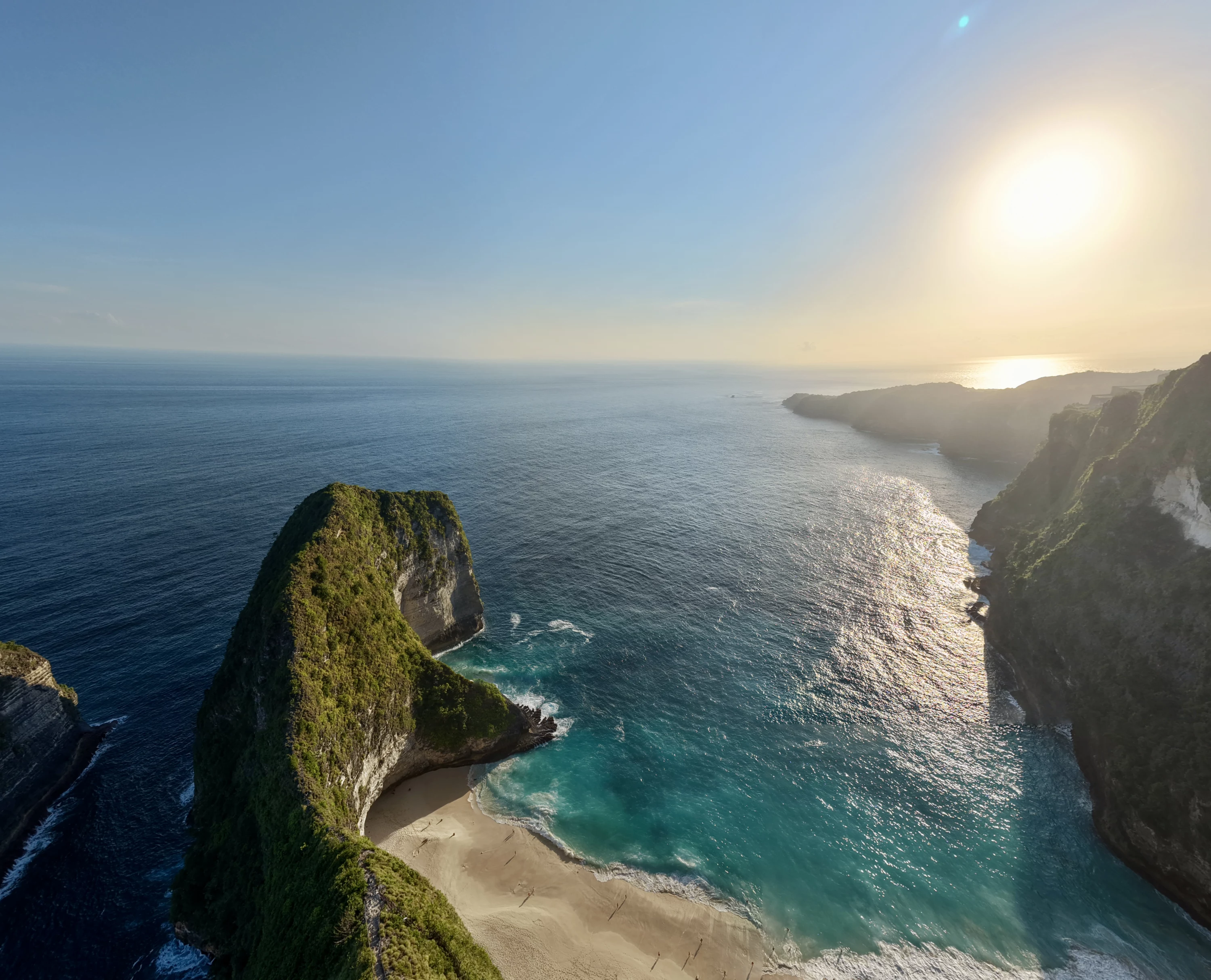 Nusa Penida : raies manta, falaises et plages iconiques