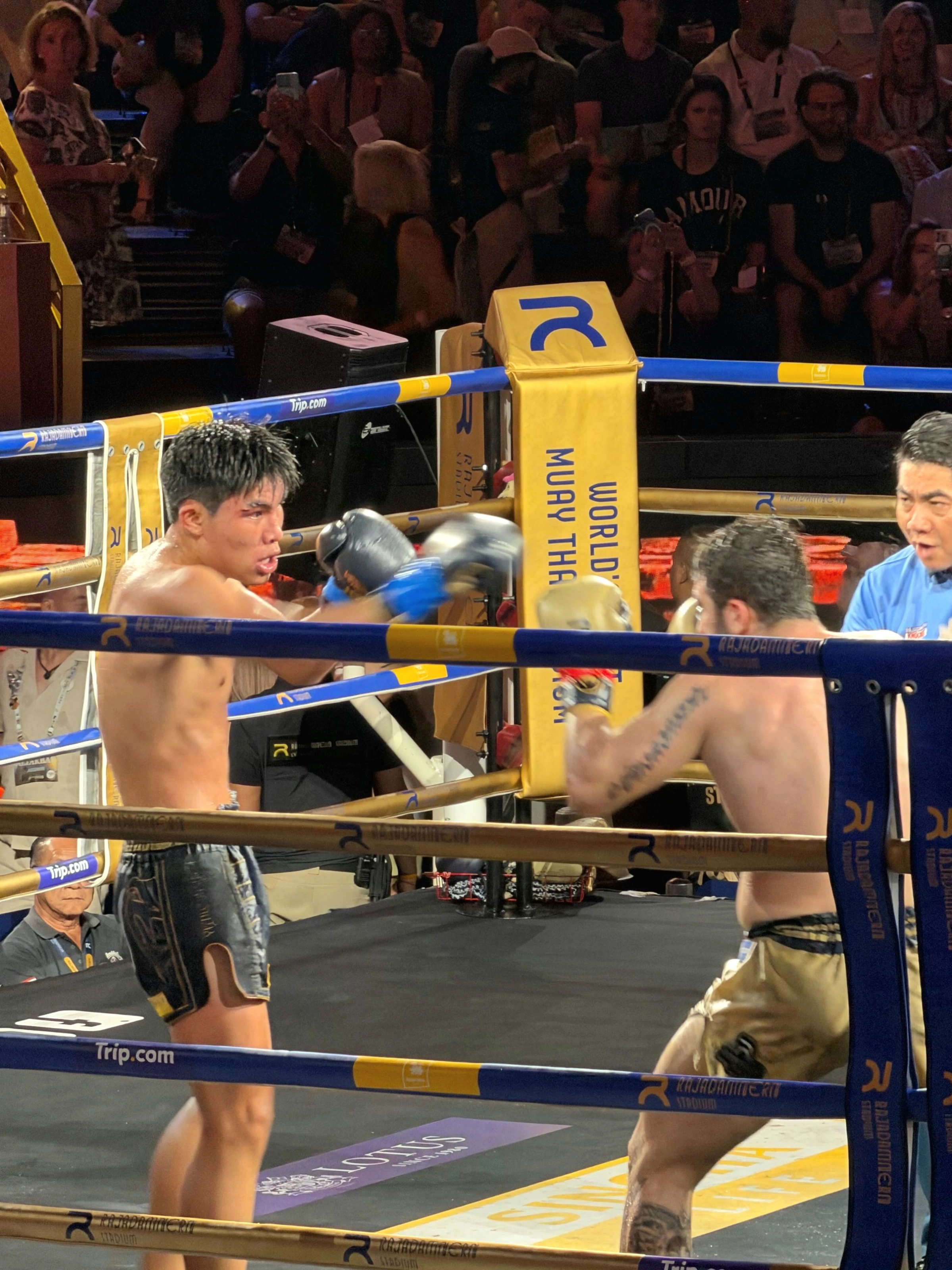 Rajadamnern Muay Thai Stadium — Photo 2